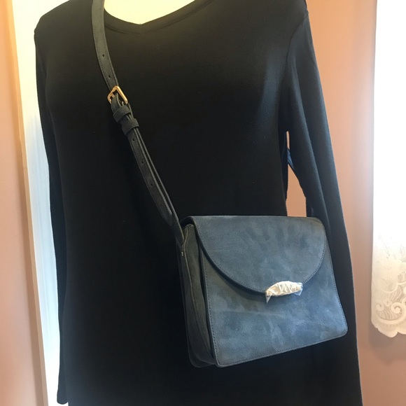 Neely & Chloe Handbags - NWOT - Neely & Chloe Crossbody Bag